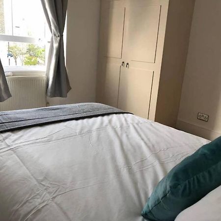 לונדון Eurostar Budget Rooms - Next To Kings Cross & Eurostar Train Station מראה חיצוני תמונה