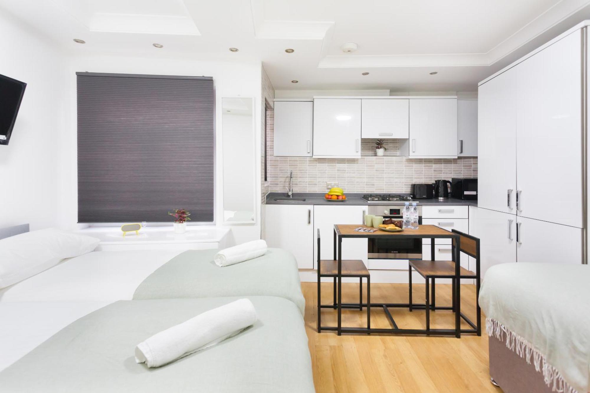 לונדון Eurostar Budget Rooms - Next To Kings Cross & Eurostar Train Station מראה חיצוני תמונה