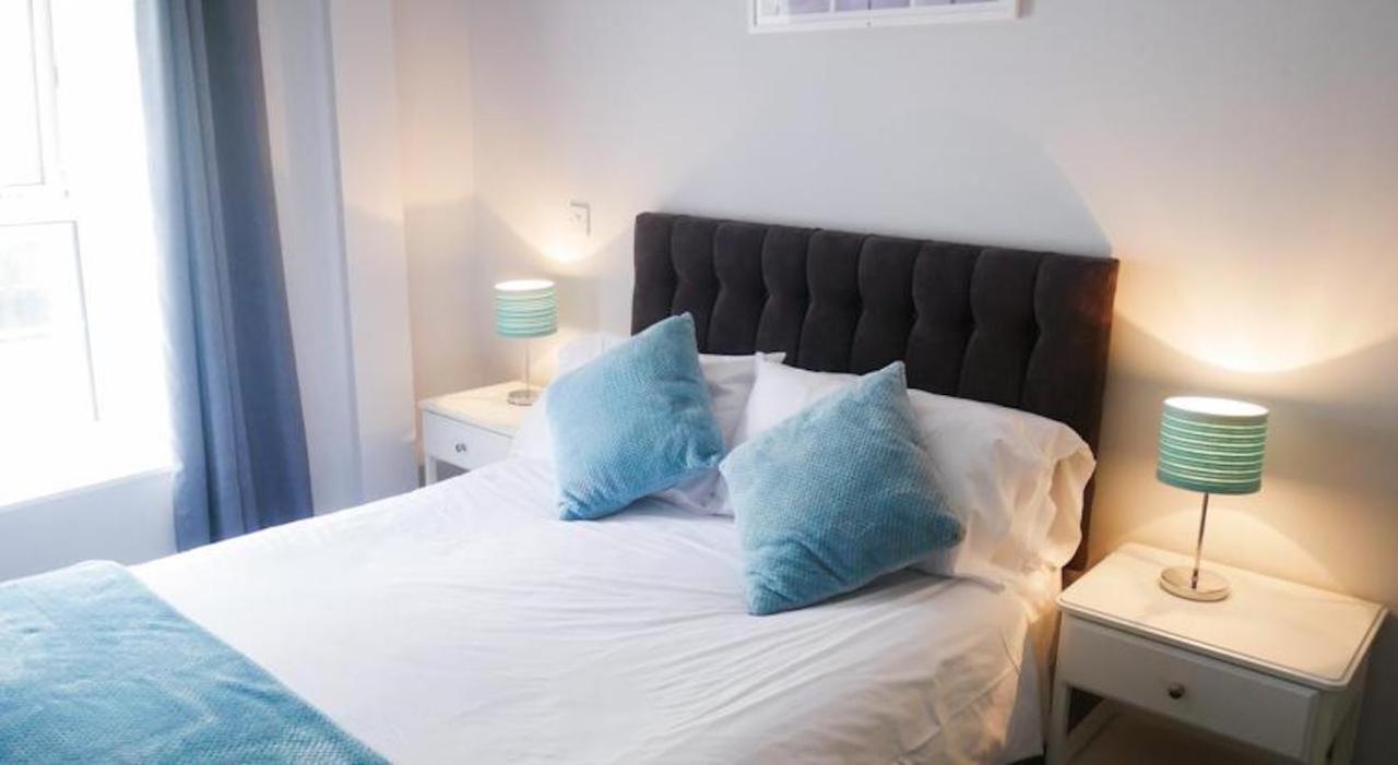 לונדון Eurostar Budget Rooms - Next To Kings Cross & Eurostar Train Station מראה חיצוני תמונה